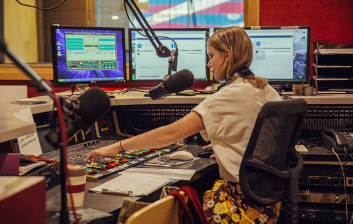 Stasiun Radio Sebagai Komunitas Luar Biasa di Australia